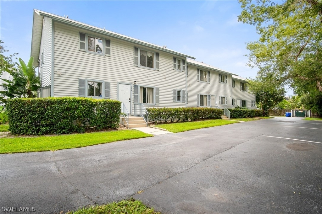 1275 7th Avenue N - Photo 32
