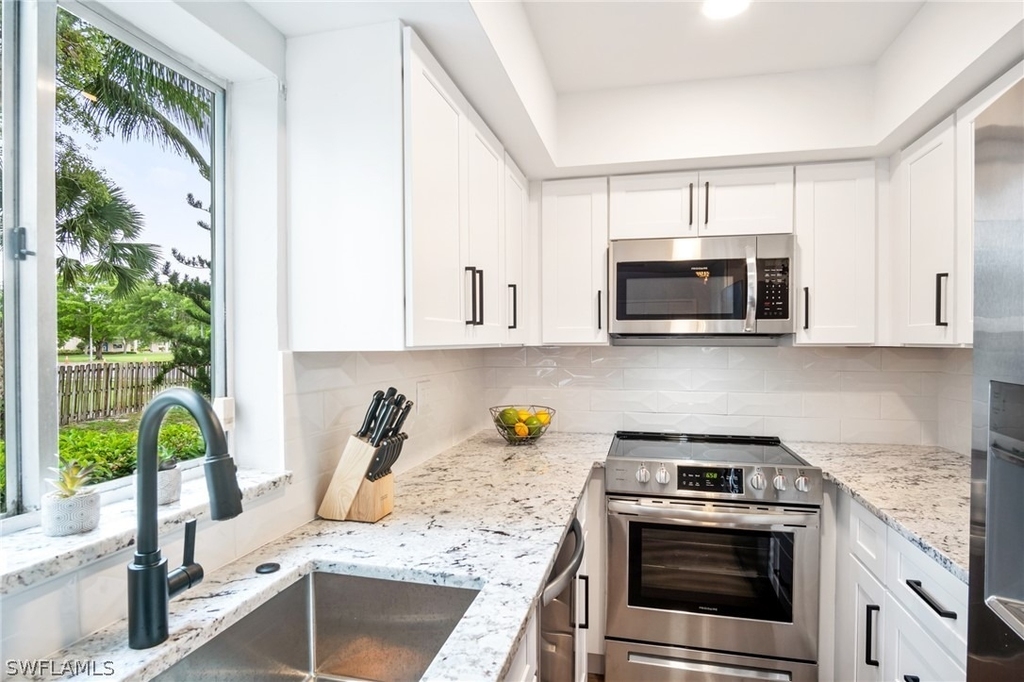 1275 7th Avenue N - Photo 9