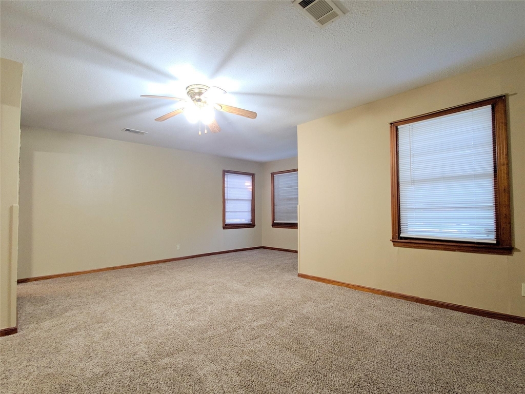 1717 Hawthorne Street - Photo 4