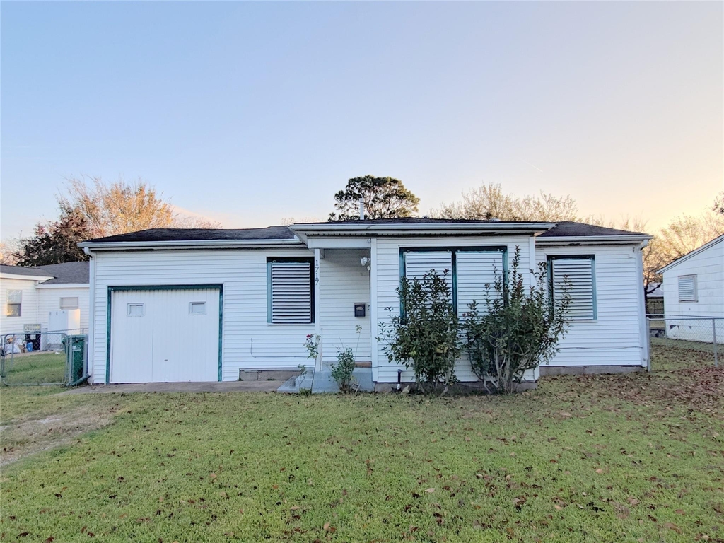 1717 Hawthorne Street - Photo 0