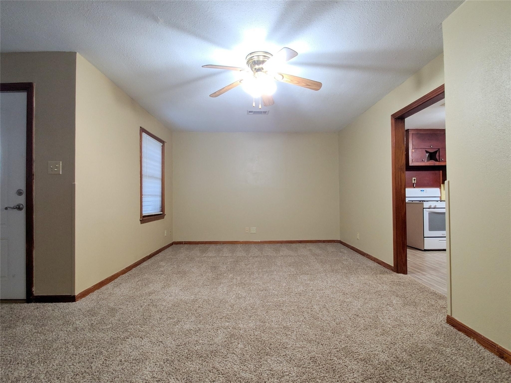 1717 Hawthorne Street - Photo 3