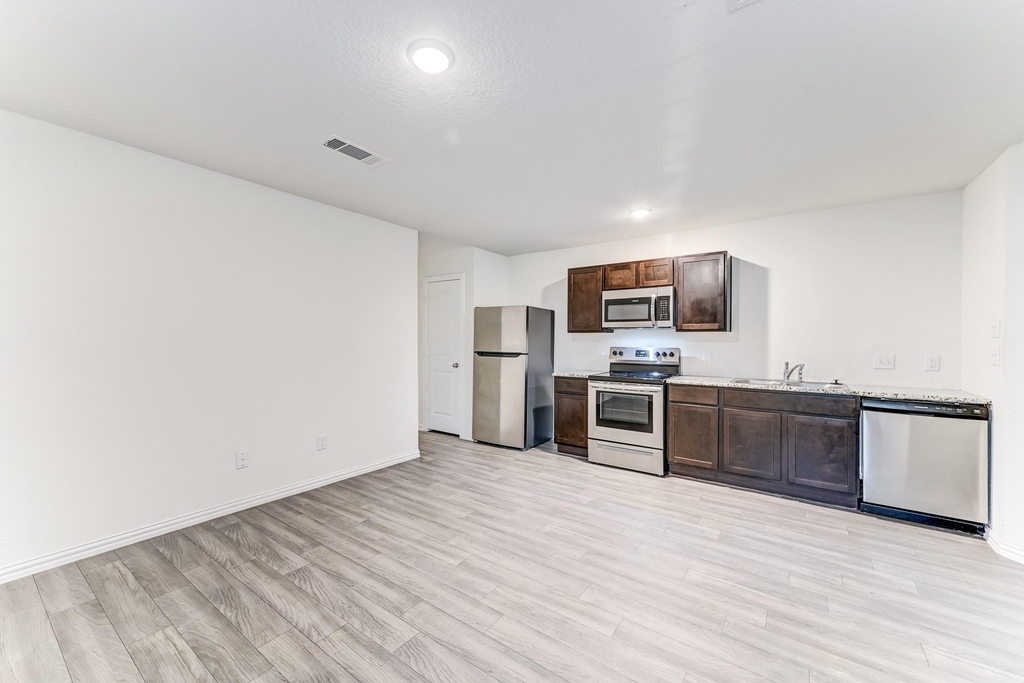 7925 Way Street - Photo 7