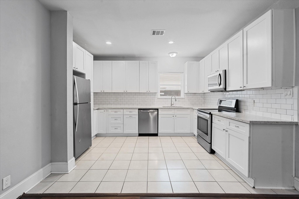 2614 Isabella Street - Photo 2