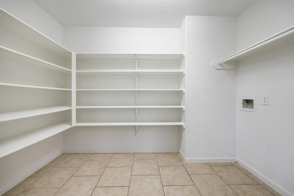 4906 Siros Isle Court - Photo 8