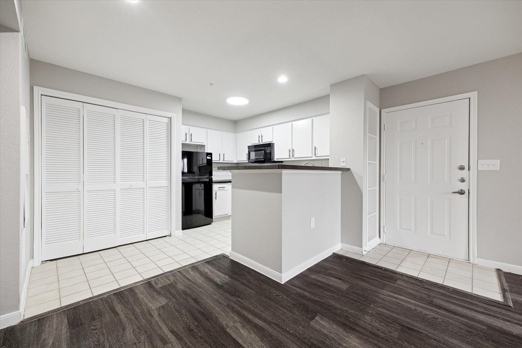 1710 W T C Jester Boulevard - Photo 2