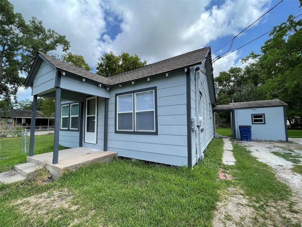 309 Ryan Street - Photo 2