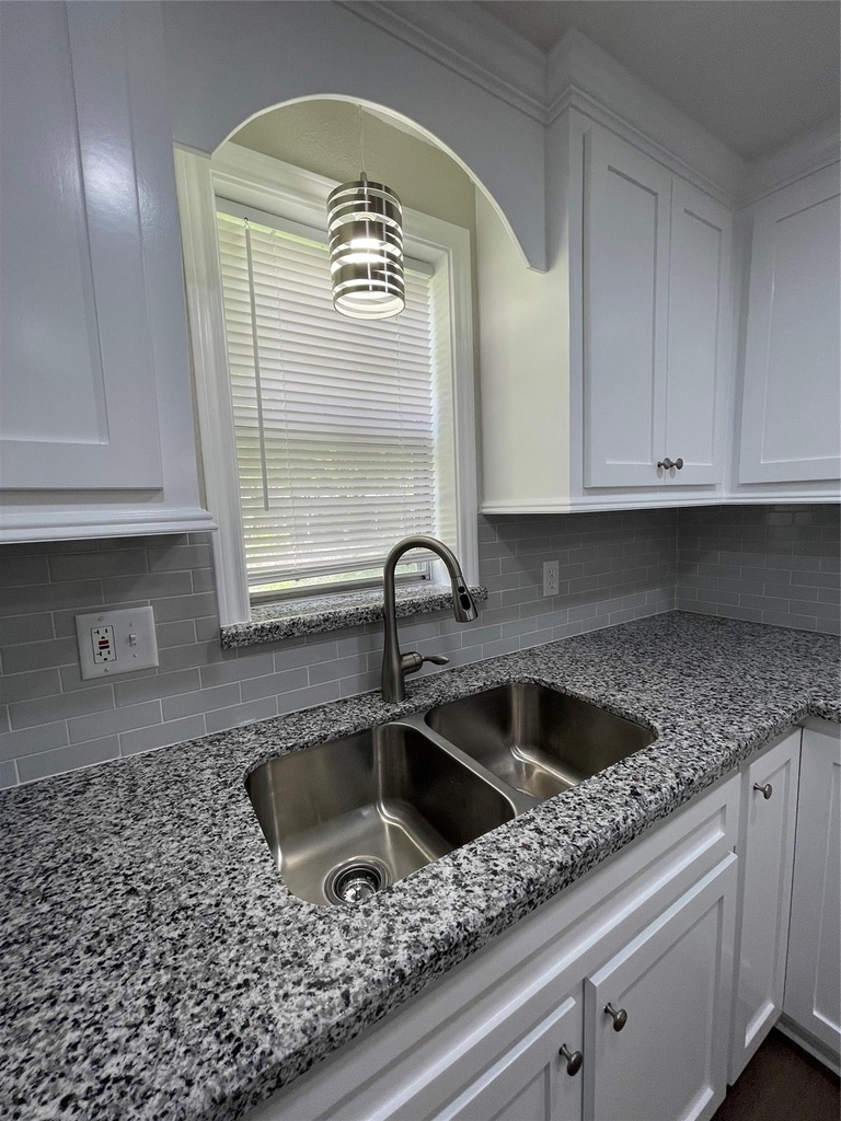 309 Ryan Street - Photo 9