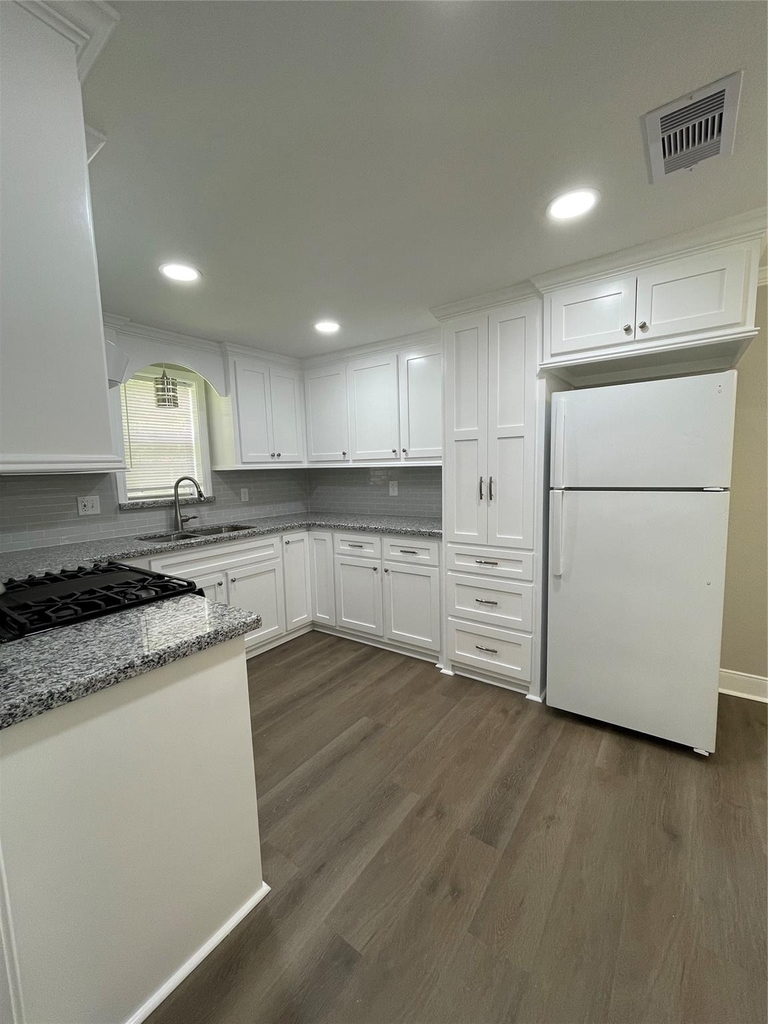 309 Ryan Street - Photo 14
