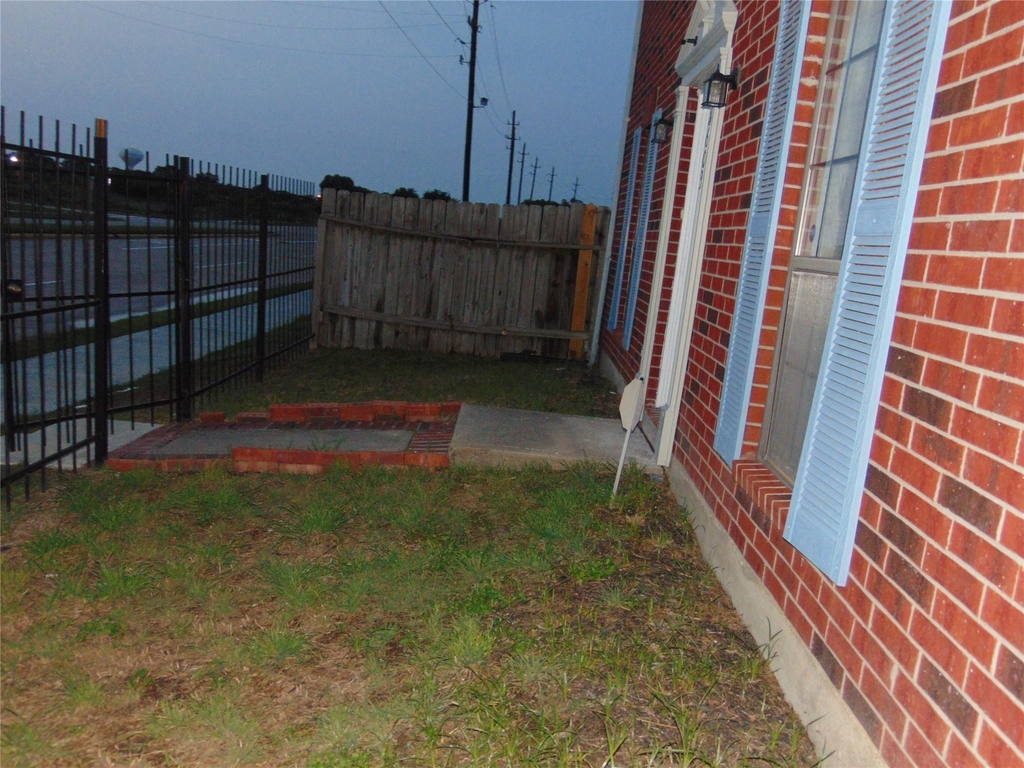 8603 Rustling Leaves Drive - Photo 27