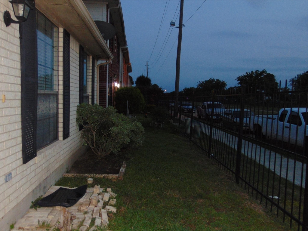 8603 Rustling Leaves Drive - Photo 8