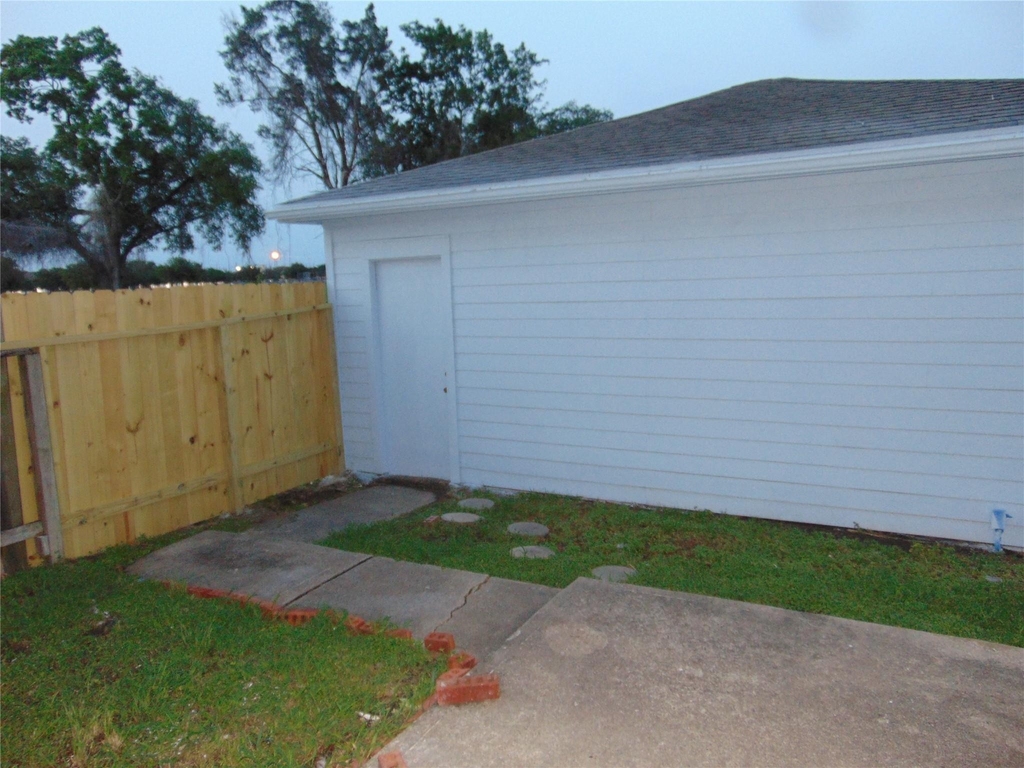 8603 Rustling Leaves Drive - Photo 4