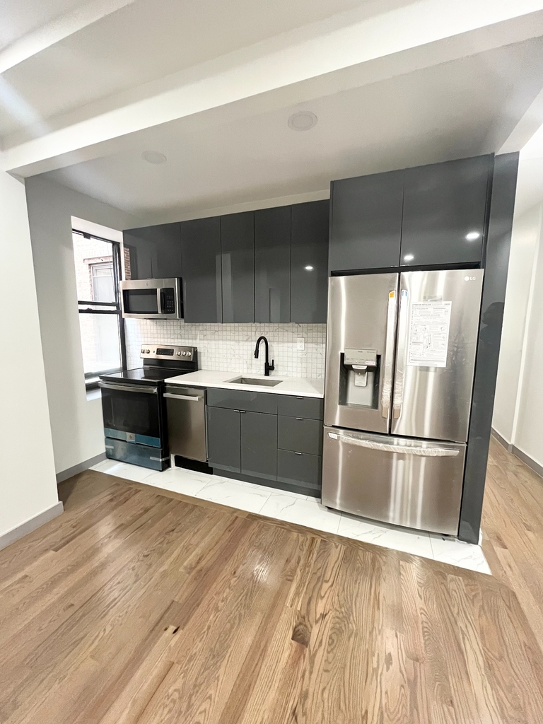 66 Ft Washington Avenue - Photo 2