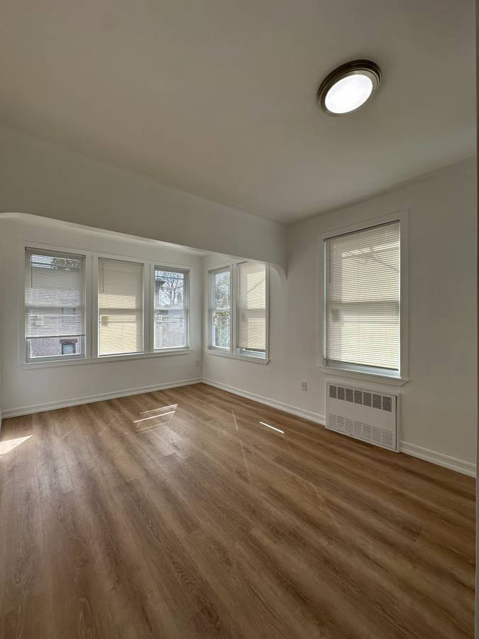 33rd Ave — Listing History and Nearby Rentals