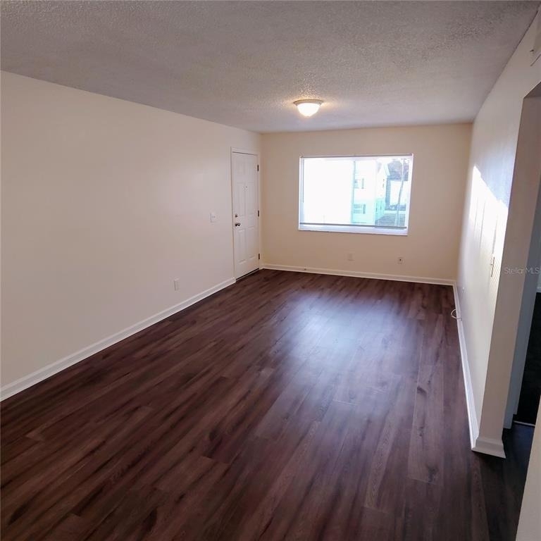 2820 Dupont Street S - Photo 5