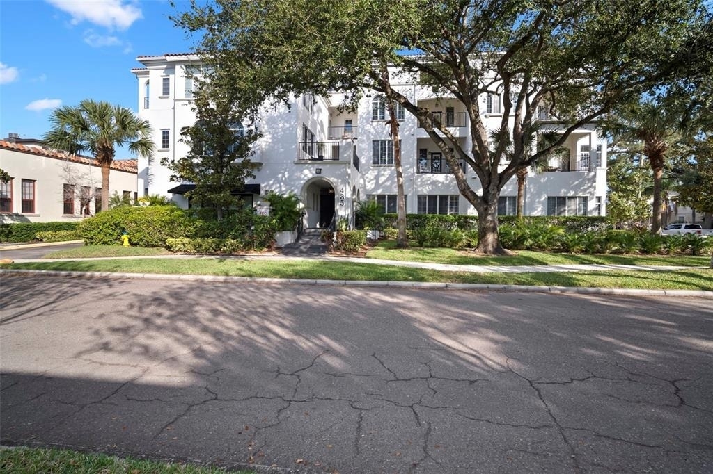 435 S Oregon Avenue - Photo 1