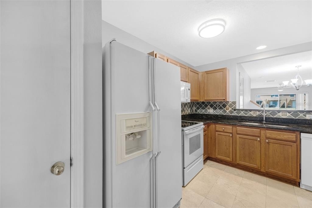 6928 Hawthorne Trace Lane - Photo 13