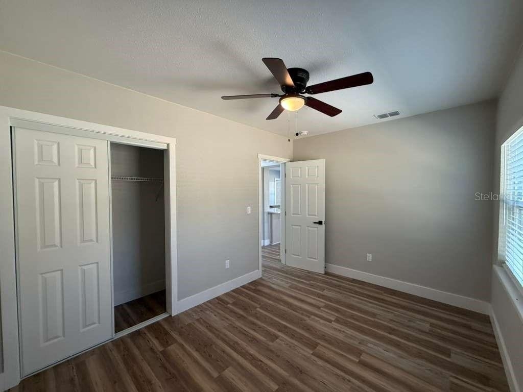 8701 N Willow Avenue - Photo 10