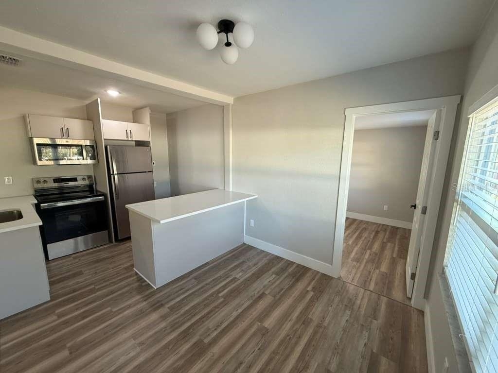 8701 N Willow Avenue - Photo 3