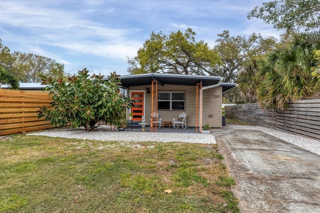 2305 Novus Street - Photo 0