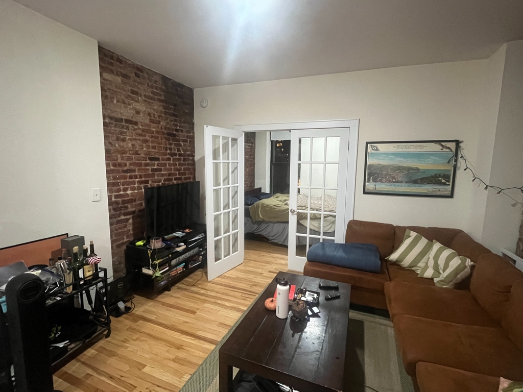 814 10th Avenue - Photo 2
