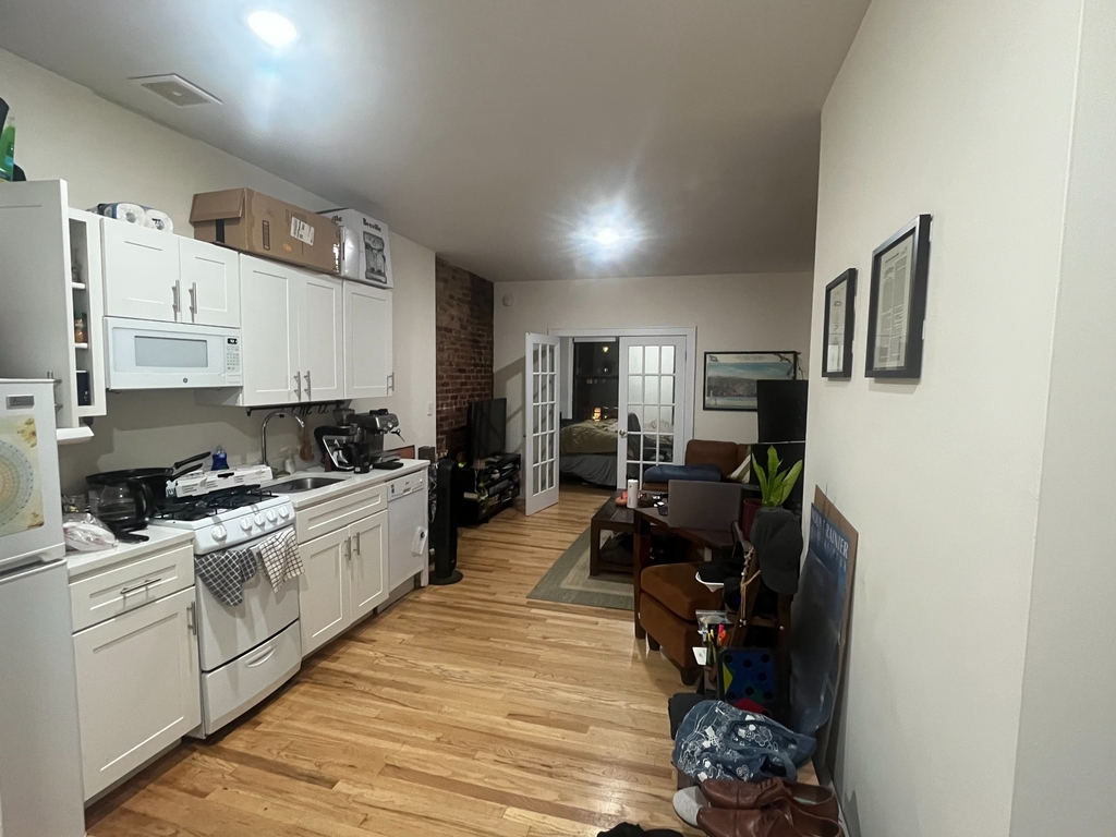814 10th Avenue - Photo 6