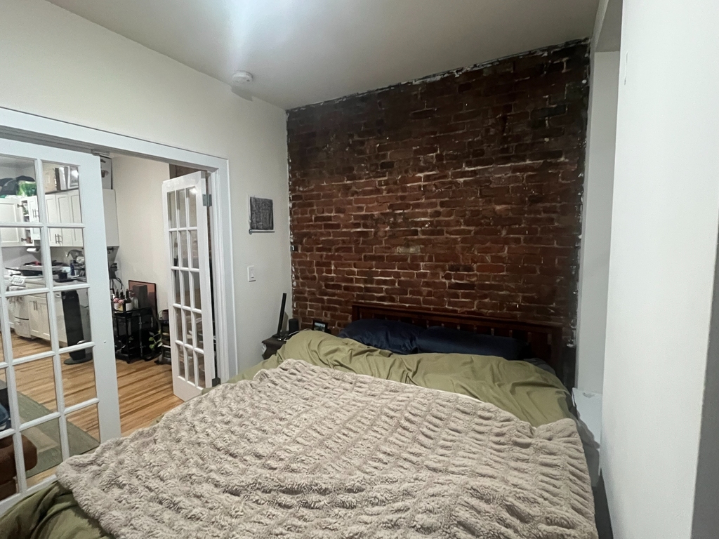 814 10th Avenue - Photo 3