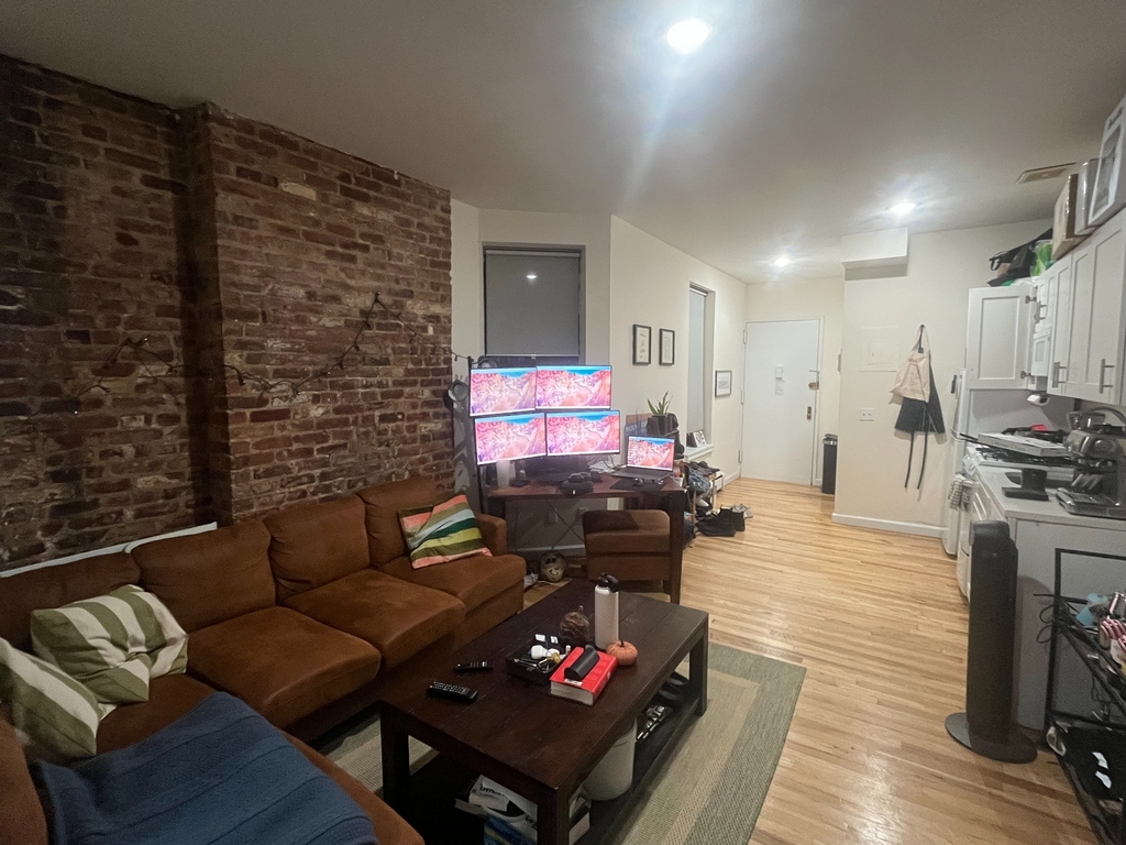 814 10th Avenue - Photo 5