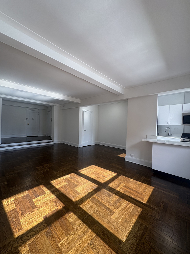 East 38th Street - Photo 0