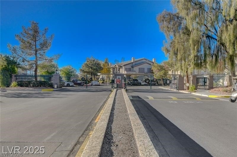 5710 E Tropicana Avenue - Photo 18