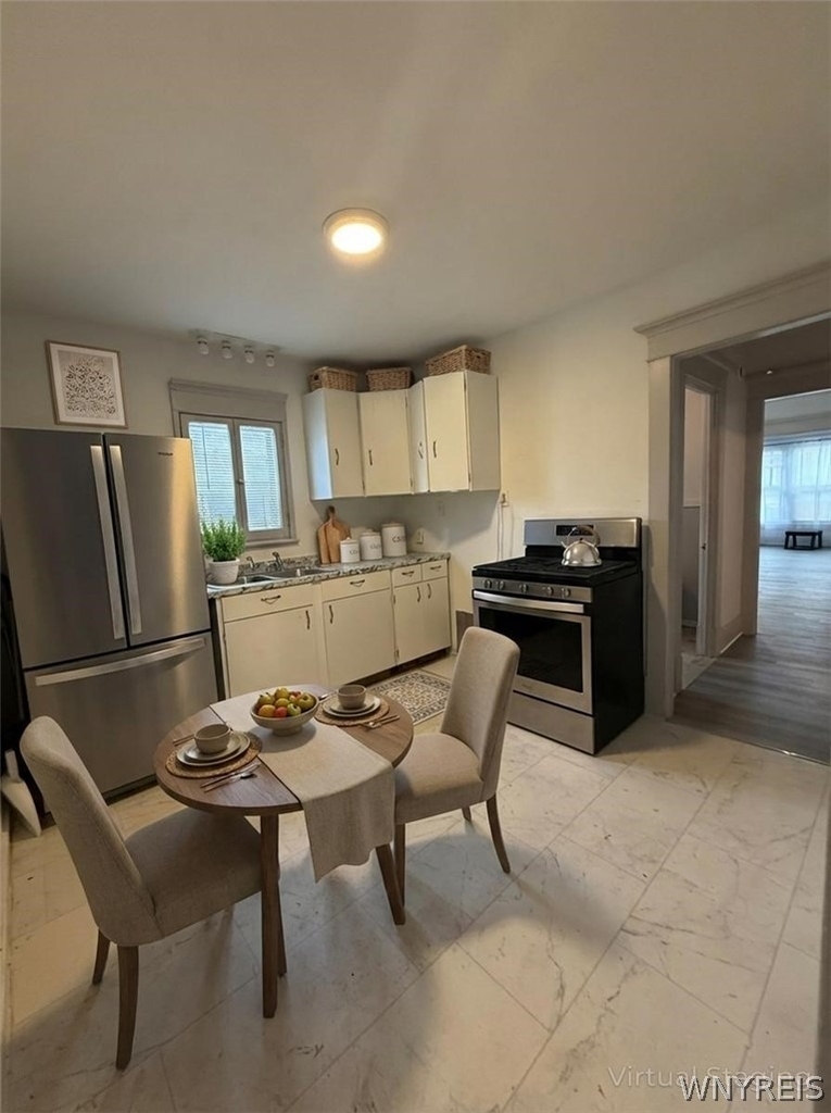 61 Baxter Street - Photo 7