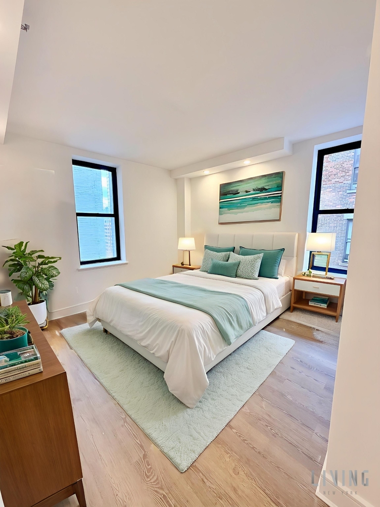 45 West 81st Street - Photo 2