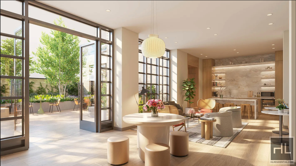East 50 Street - Photo 5