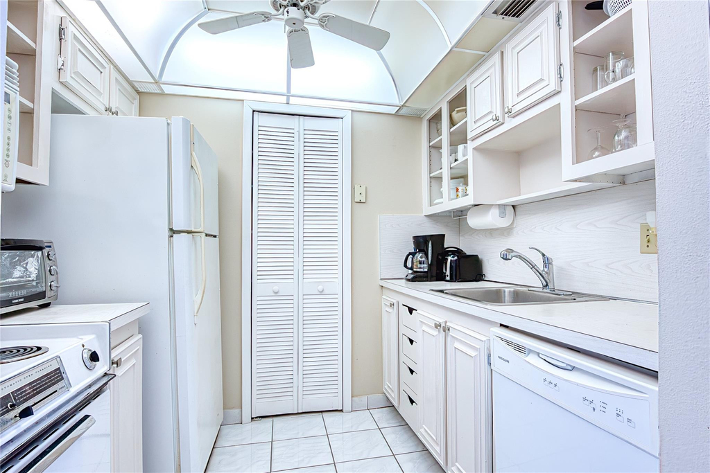 111 Briny Avenue - Photo 9