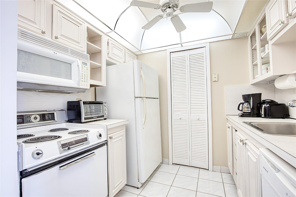 111 Briny Avenue - Photo 10