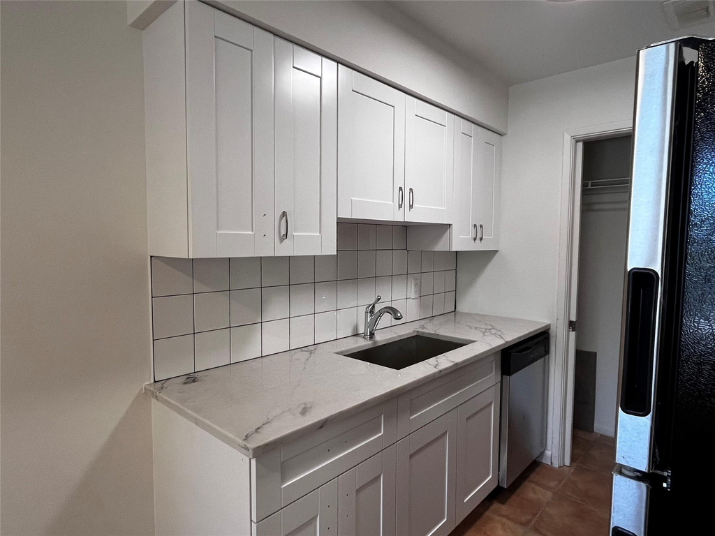 1440 Miami Road - Photo 5