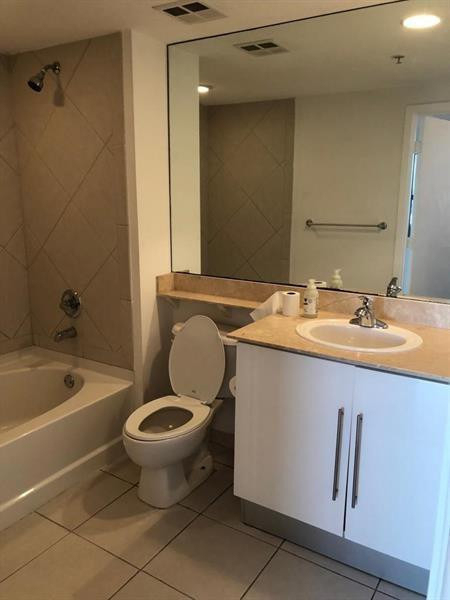 325 S Biscayne Boulevard - Photo 7