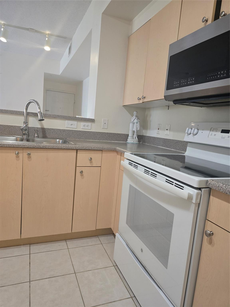 7970 N Nob Hill Road - Photo 25