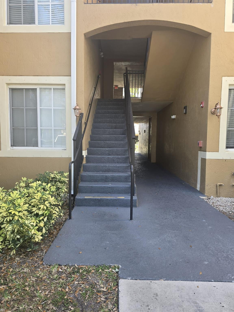 7970 N Nob Hill Road - Photo 10