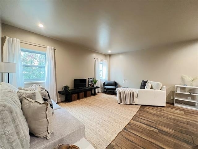 6211 W Northwest Highway - Photo 2