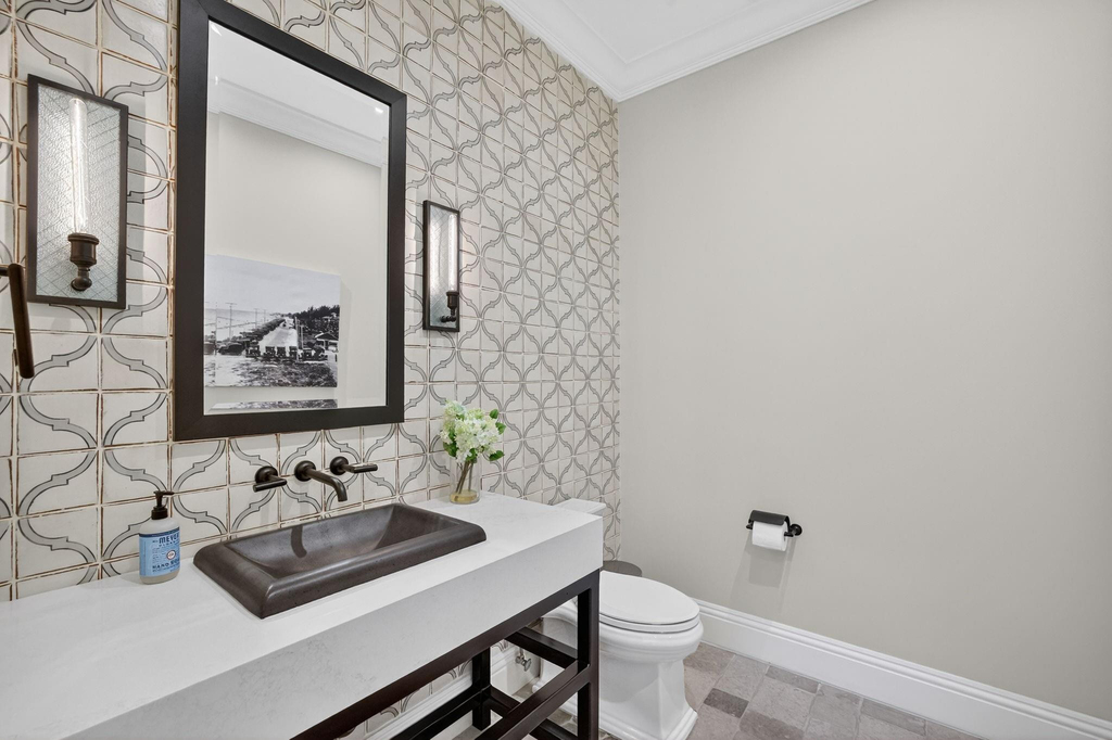 2425 Delmar Place - Photo 30