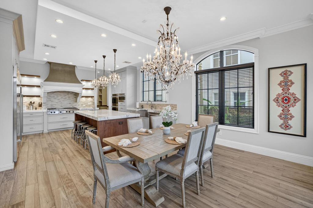 2425 Delmar Place - Photo 16