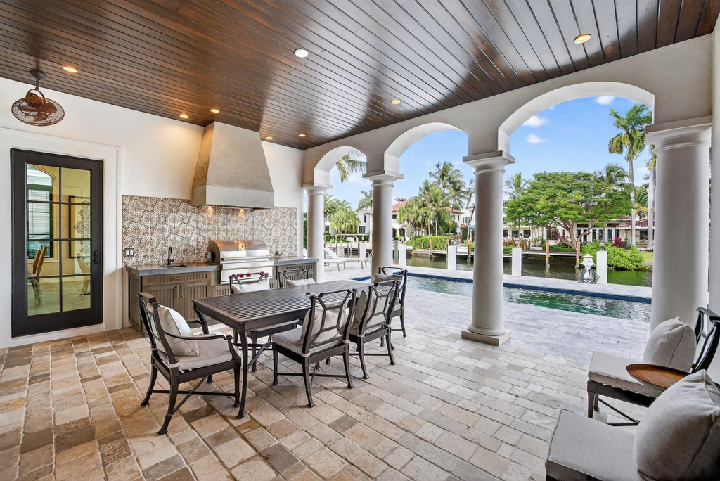 2425 Delmar Place - Photo 45