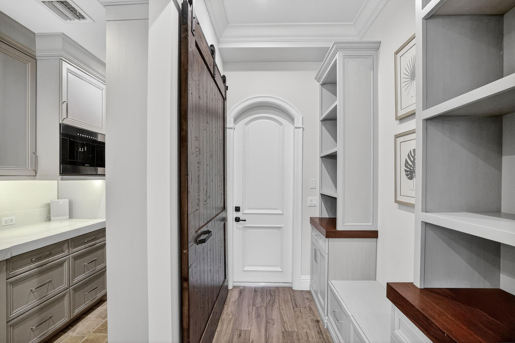 2425 Delmar Place - Photo 20