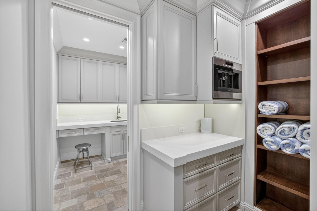 2425 Delmar Place - Photo 21