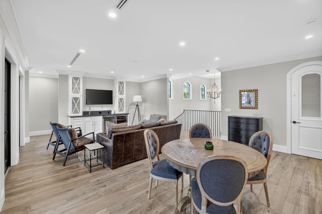 2425 Delmar Place - Photo 31