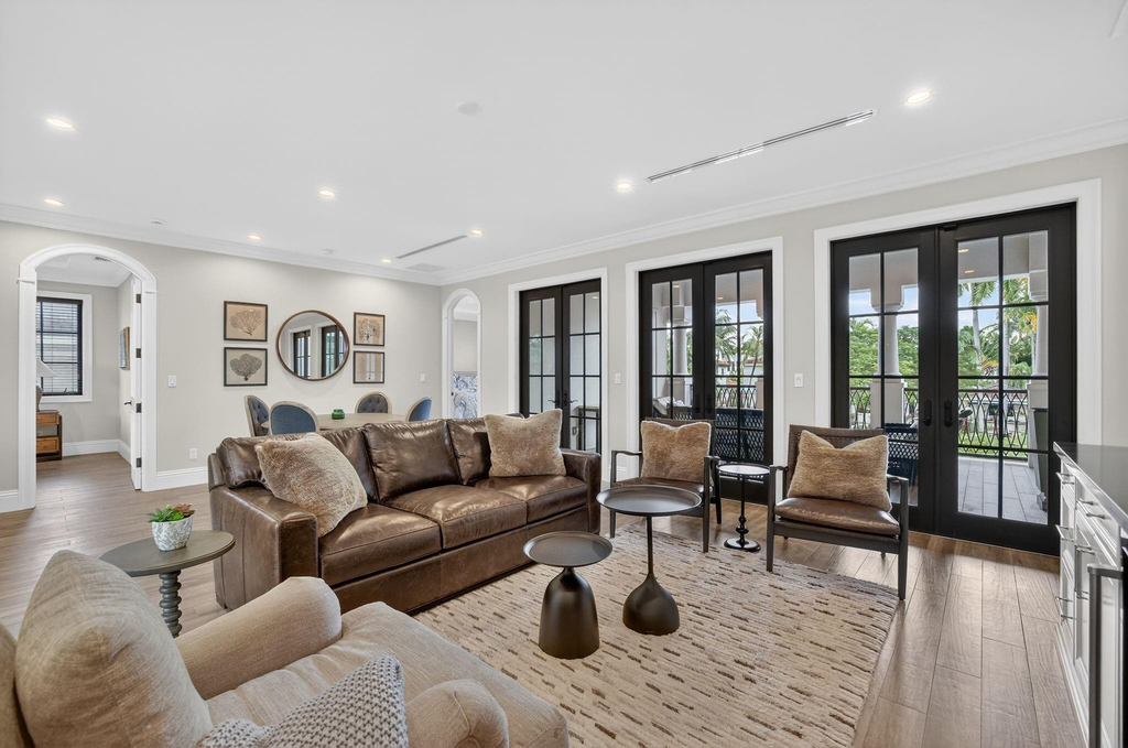 2425 Delmar Place - Photo 32