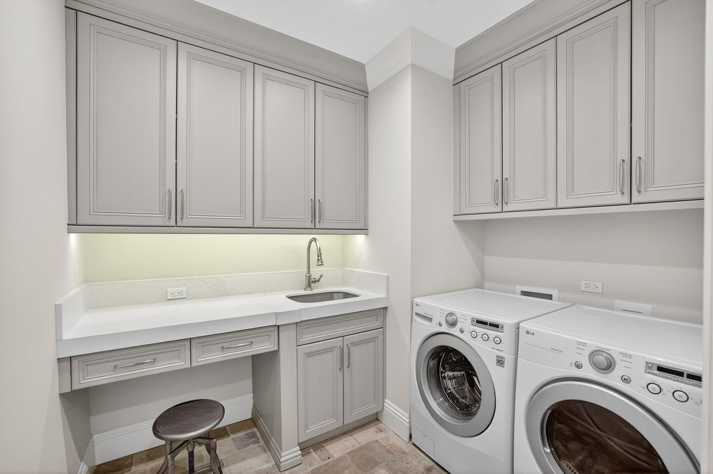 2425 Delmar Place - Photo 22