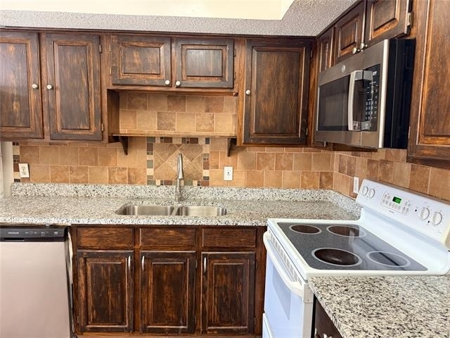 2300 Bamboo Drive - Photo 2