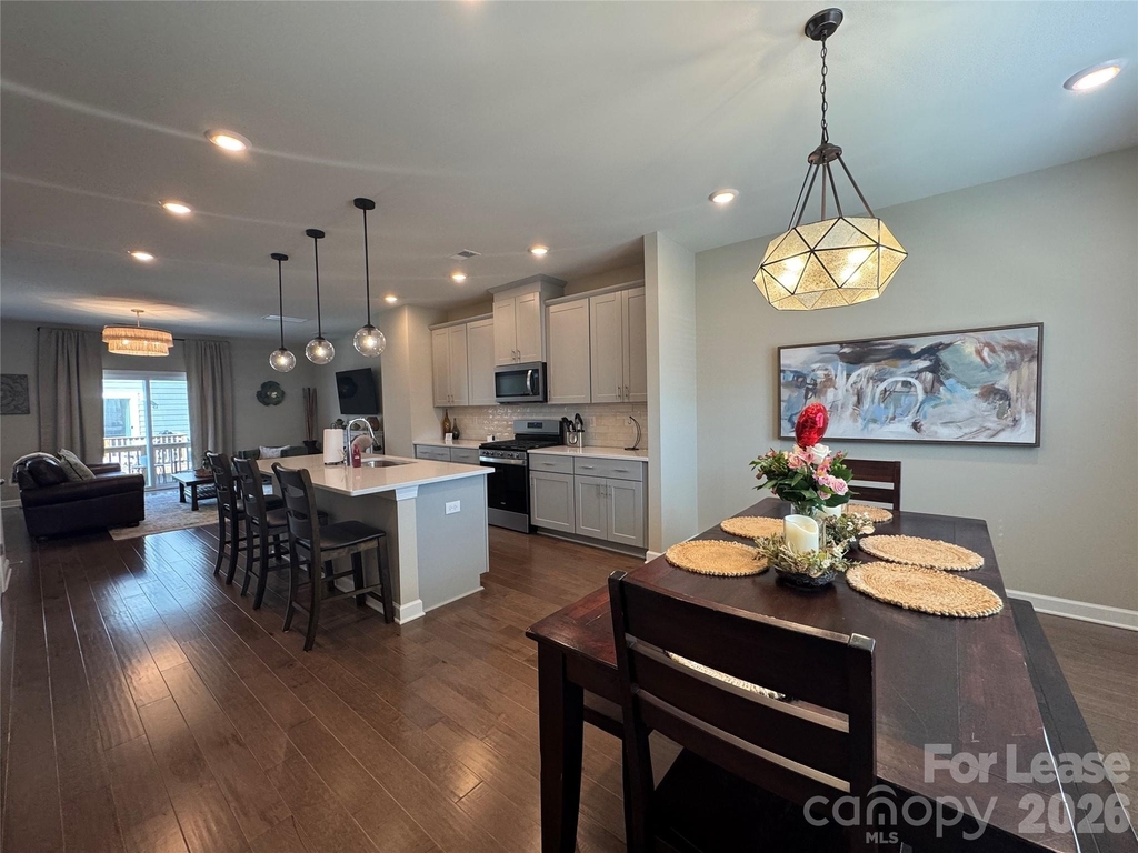 3738 Memorial Parkway - Photo 10