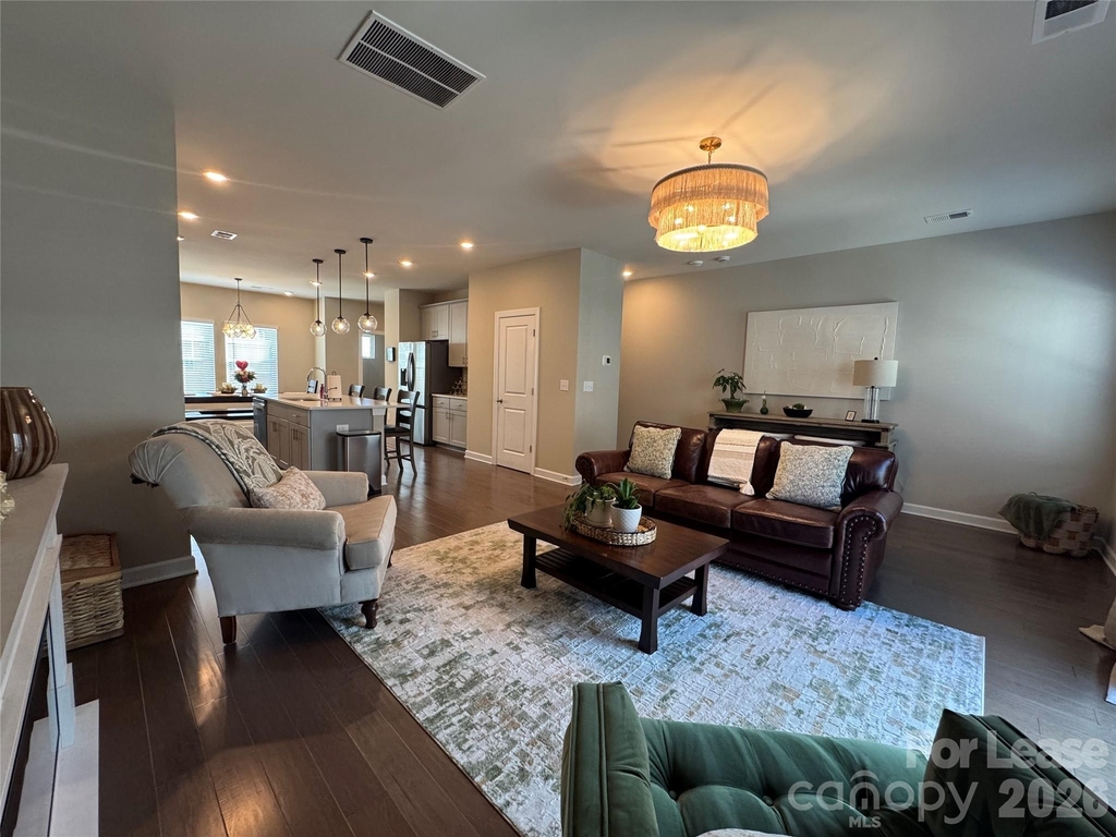 3738 Memorial Parkway - Photo 8